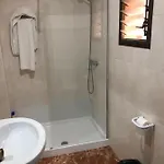 מלון Hotel Manises מניסס