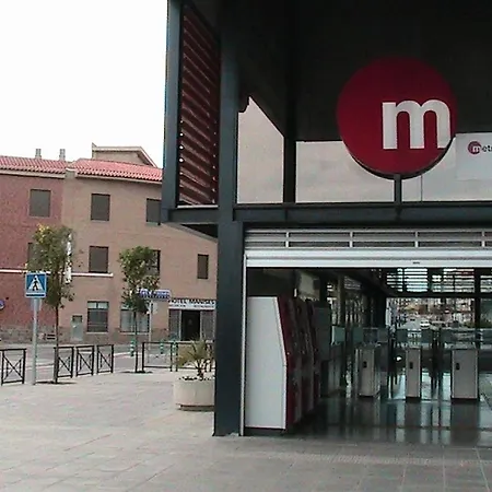 מלון Hotel Manises