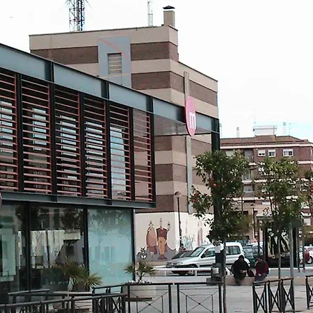 מלון Hotel Manises