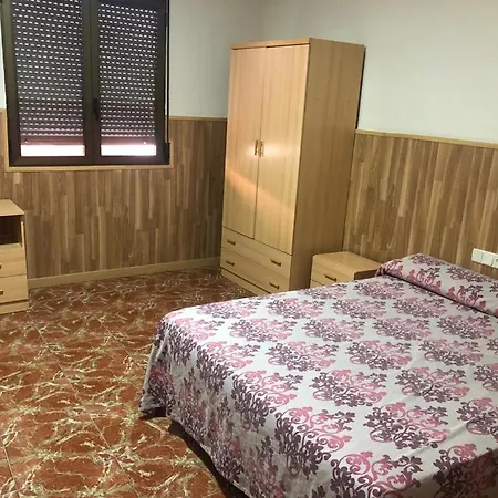 Hotel Manises * מניסס