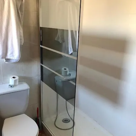 Hotel Manises מניסס