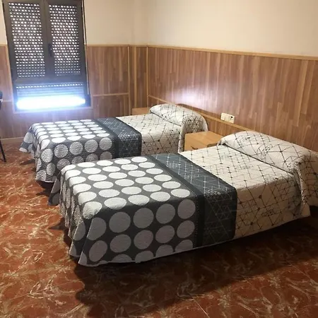 Hotel Manises מניסס