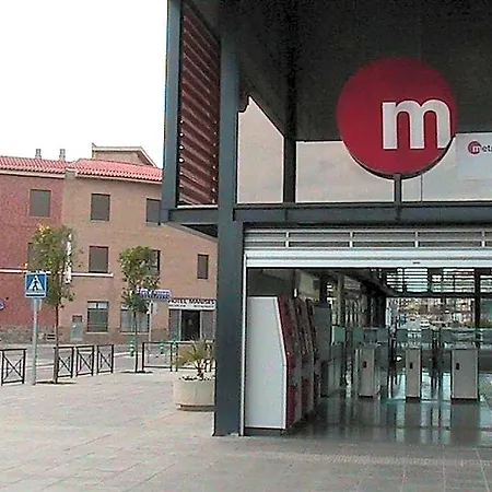 מלון Hotel Manises