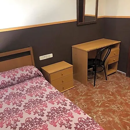 Hotel Manises מלון