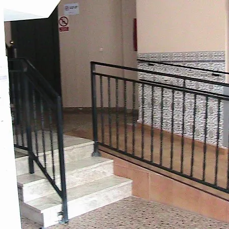 Hotel Manises מלון מניסס