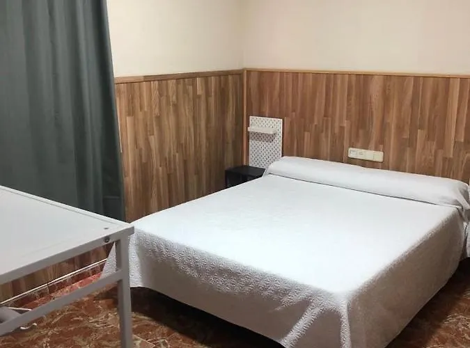 Hotel Manises فندق مانيسيس