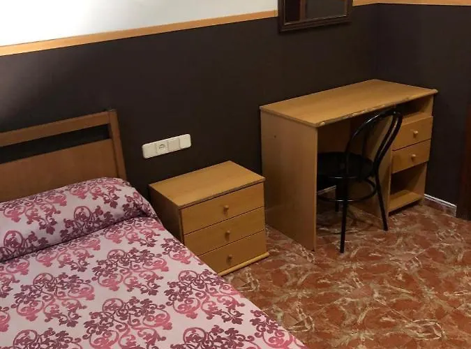 فندق Hotel Manises مانيسيس