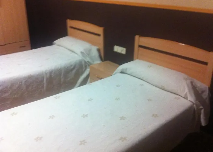 Hotel Manises فندق مانيسيس